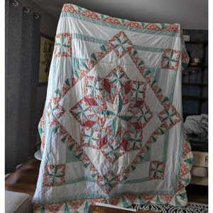 Vintage Unique Quilt Hand Stitched Exquisite Quality 64 X 80 Stars Pattern